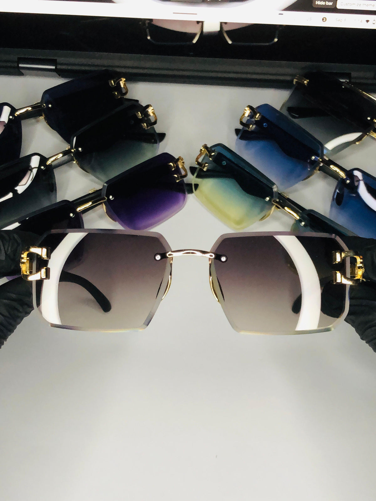 Aura glasses